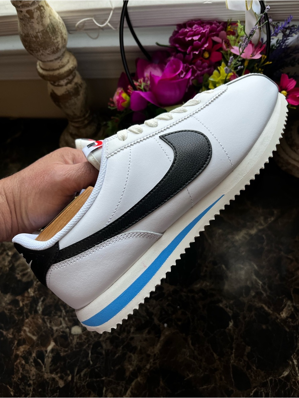 Nike Cortez
Lifestyle/Athletic
Streetwear Shoes
Size 9 for Women